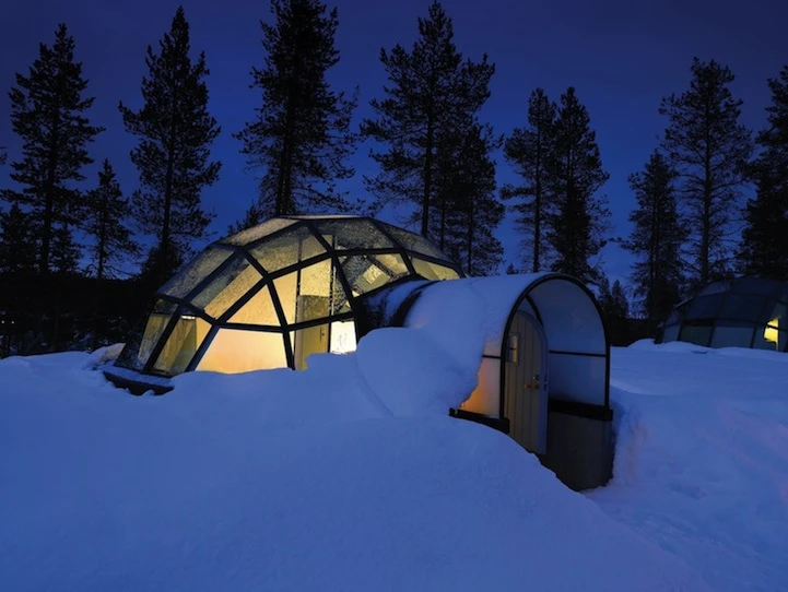 A night in a Glass Igloo under the starry sky and northern lights display (image from Hotel Kakslauttanen)