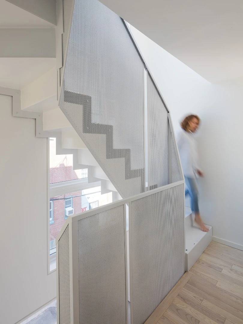 We've seen some similar projects to Tiny Tower before, such as the Slim Fit and Tikku
