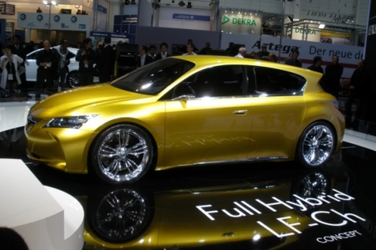 The wraps come off the Lexus LF-Ch at IAA