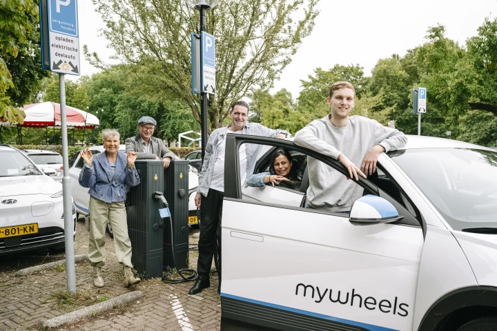Two-way charging stations will turn 300 rideshare EVs in Utrecht into a powerful grid-supporting distributed "big battery"