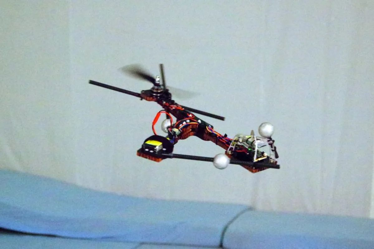 Having previously demonstrated that quadcopters can remain in flight even when losing one, two or three of their propellors, the Monospinner seemed a logical next step for the research team