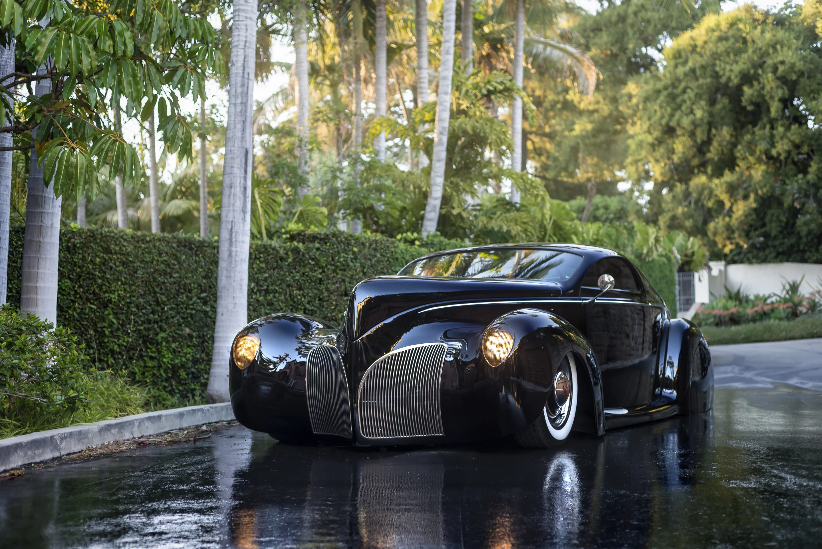 Scrape is one of the most iconic hot-rods of all time. Unveiled in 1998, it featured on the cover of five magazines and starred at concours events such as Meadowbrook, the Louis Vuitton Classic and SEMA. It toured 20 major car shows in the USA and Canada as the feature attraction in 1998 and 1999.