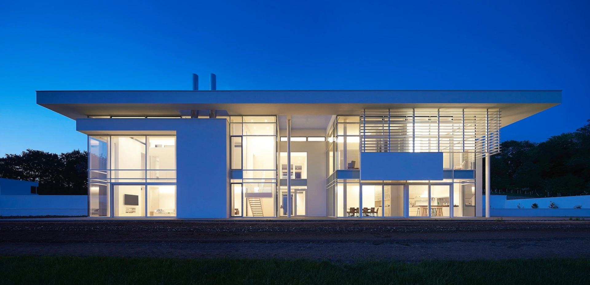 The brief for the Oxfordshire Residence was to create an ambitious modern home, based on the idea of the reinvention of the country house