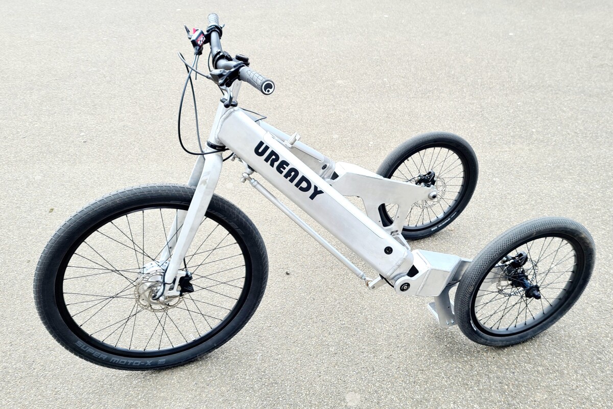 tilting electric tricycle