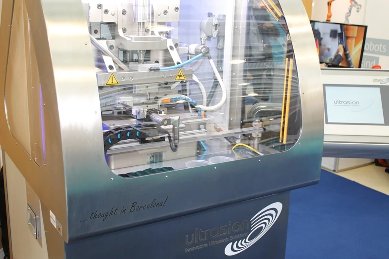 The Sonorous 1G uses ultrasound to melt base materials unlike other methods that heat up the materials