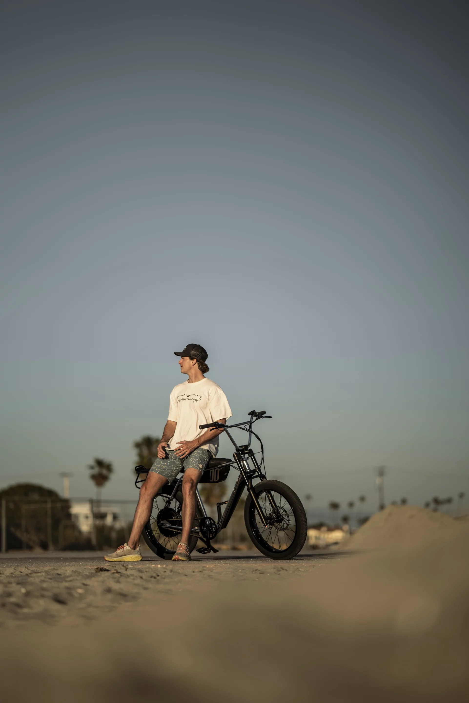 The Ultra Flex 1200 features an adjustable air fork and dual rear shocks with adjustable preload and rebound