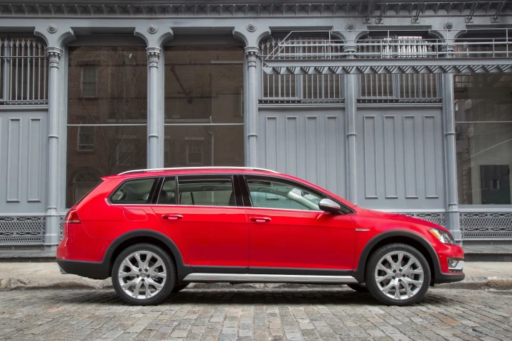 About an inch of ground clearance was added to the Alltrack over the SportWagen