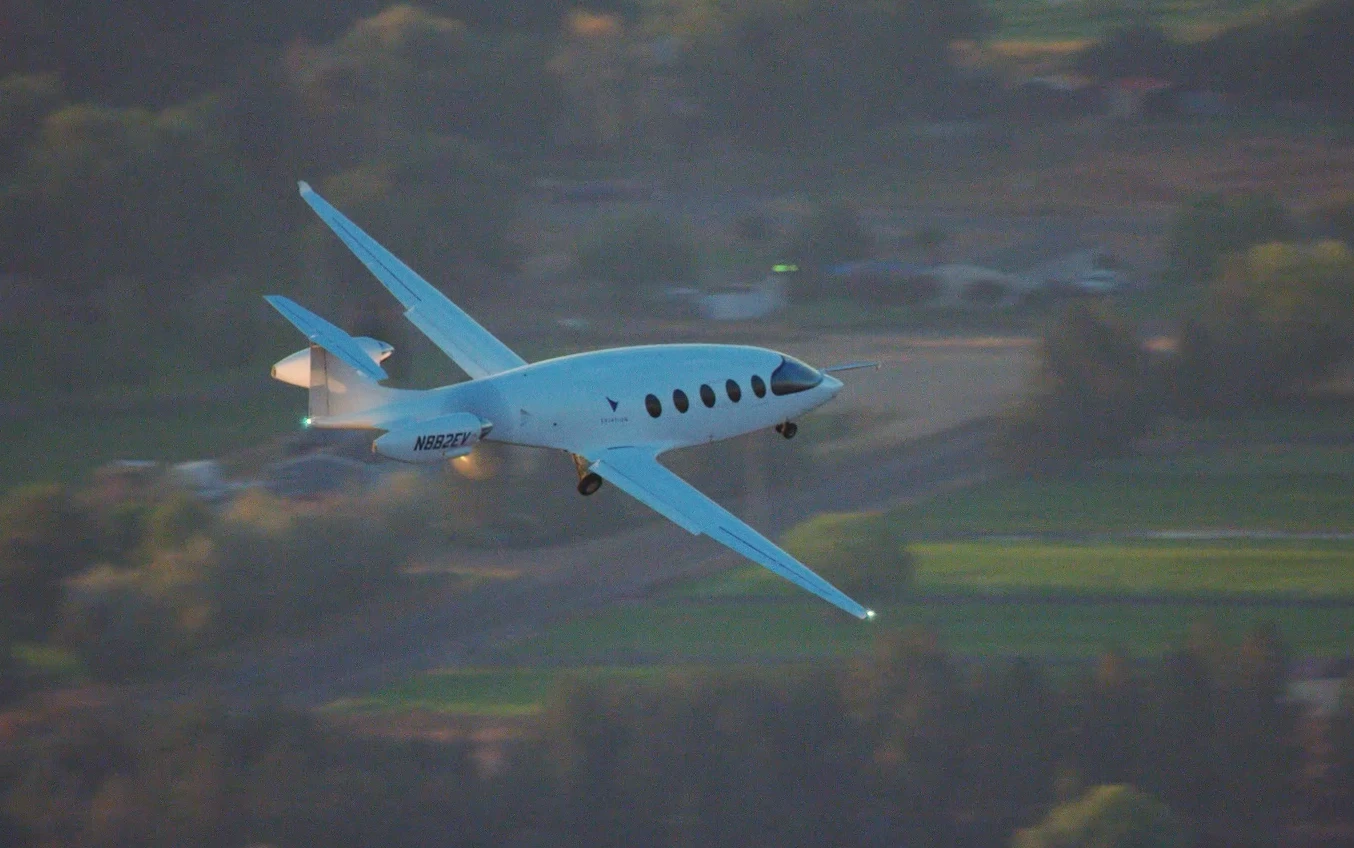 A historic moment for zero-emissions flight, as the 9-seat Alice commuter plane makes its first test flight