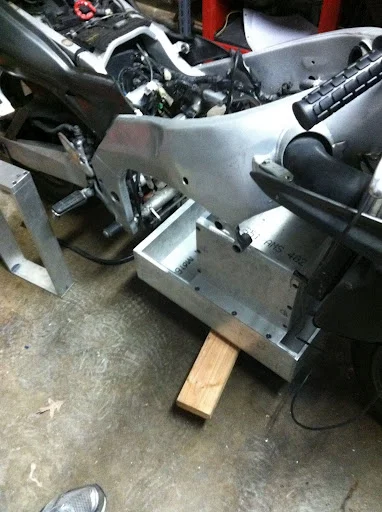 Positioning the battery unit