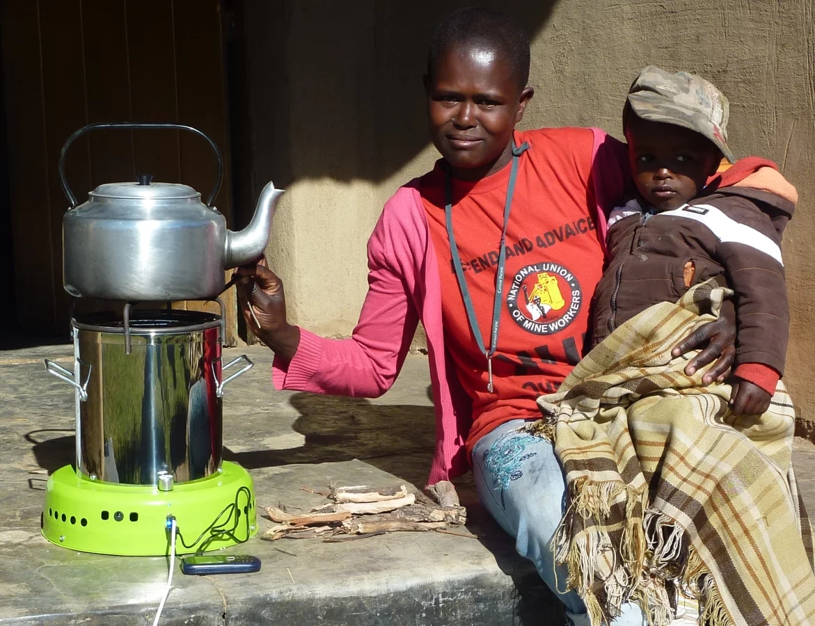 Not only does the ACE 1 offer efficient cooking, it charges electronics with its integrated battery