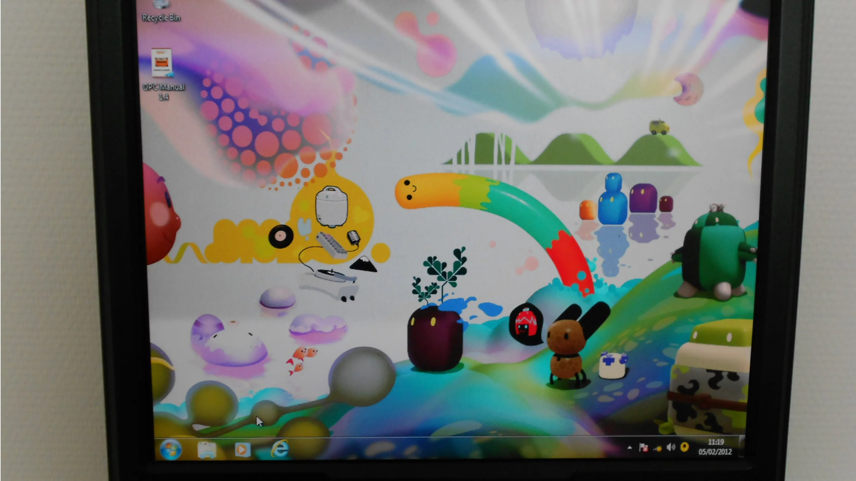 Orange's choice of wallpaper was quite a surprise, to say the least