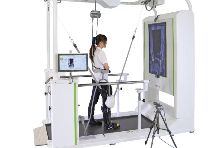 With the Welwalk system, patients with mobility issues learn how to walk again with the help of a smart robotic brace that is able to fine tune the level of support provided