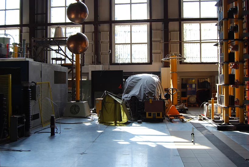 The Bolt tent is part of a series of three different tents that are each designed to protect its users from direct lightning strikes and step voltage