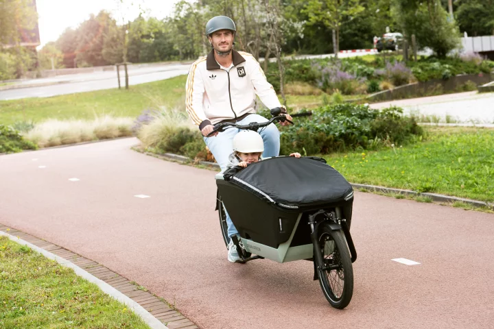 "The refreshed design is sleek and modern, delivers improved comfort and innovative safety features, all while maintaining the trusted functionality and performance families rely on. That thoughtful balance of form and function earned FamilyNext Pro the 2025 iF Design Award"