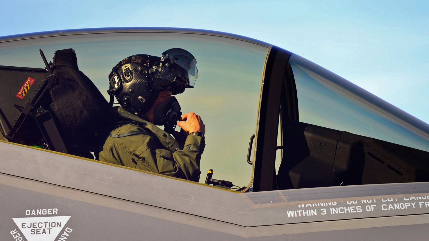 Side view of the Gen 3 HMDS helmet