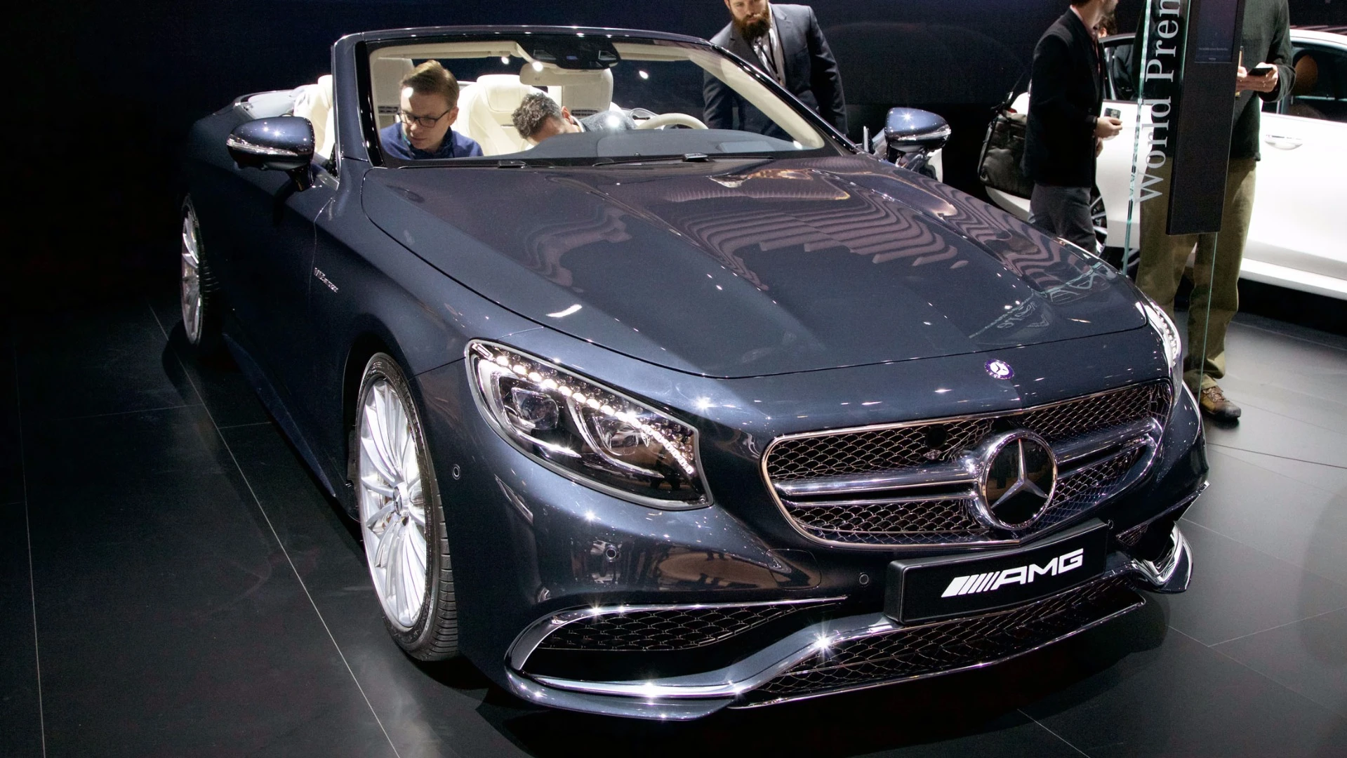 Mercedes was all about drop tops at this year's show, with the S65 Roadster and a new Smart Cabriolet