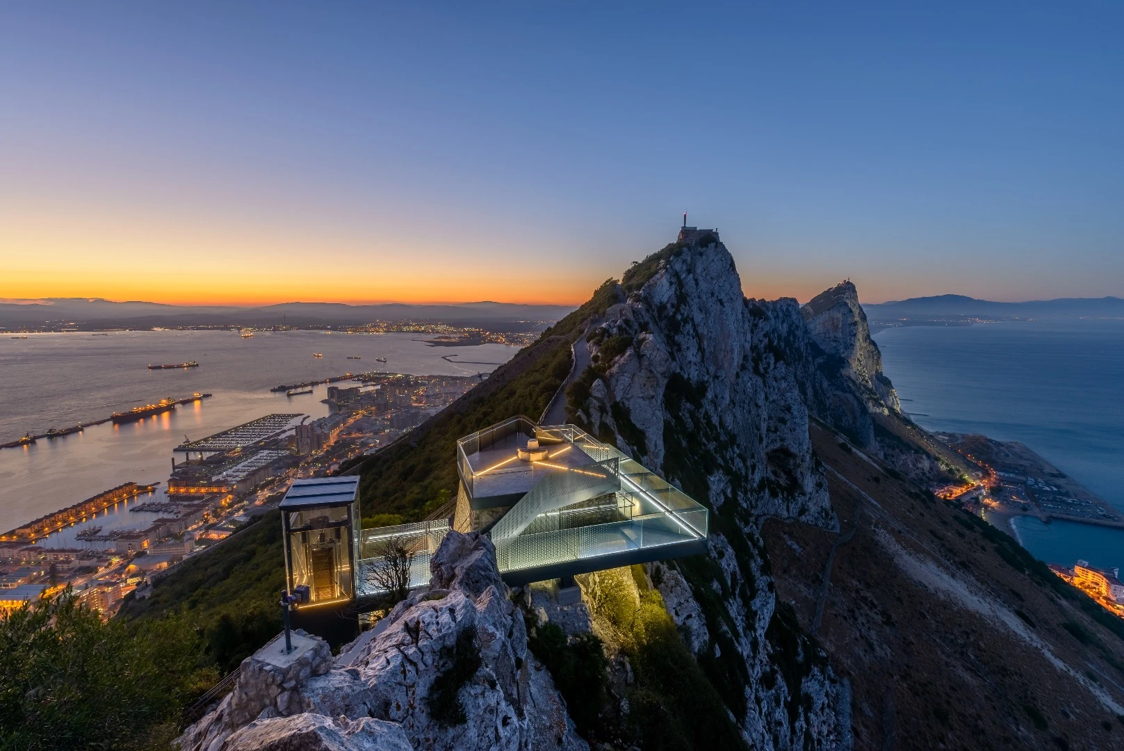 The Skywalk is located 340 m (1,115 ft) above sea level