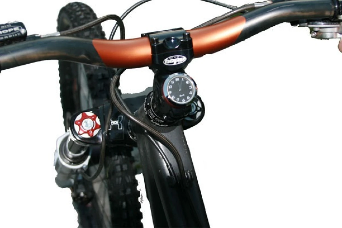 The StemCAPtain replaces your bicycle's handlebar stem cap with one that incorporates a clock, compass or thermometer(All photos courtesy StemCAPtain)
