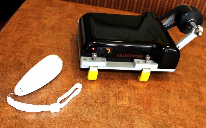 The Sk8-Booster includes the clamp-on e-drive and remote control