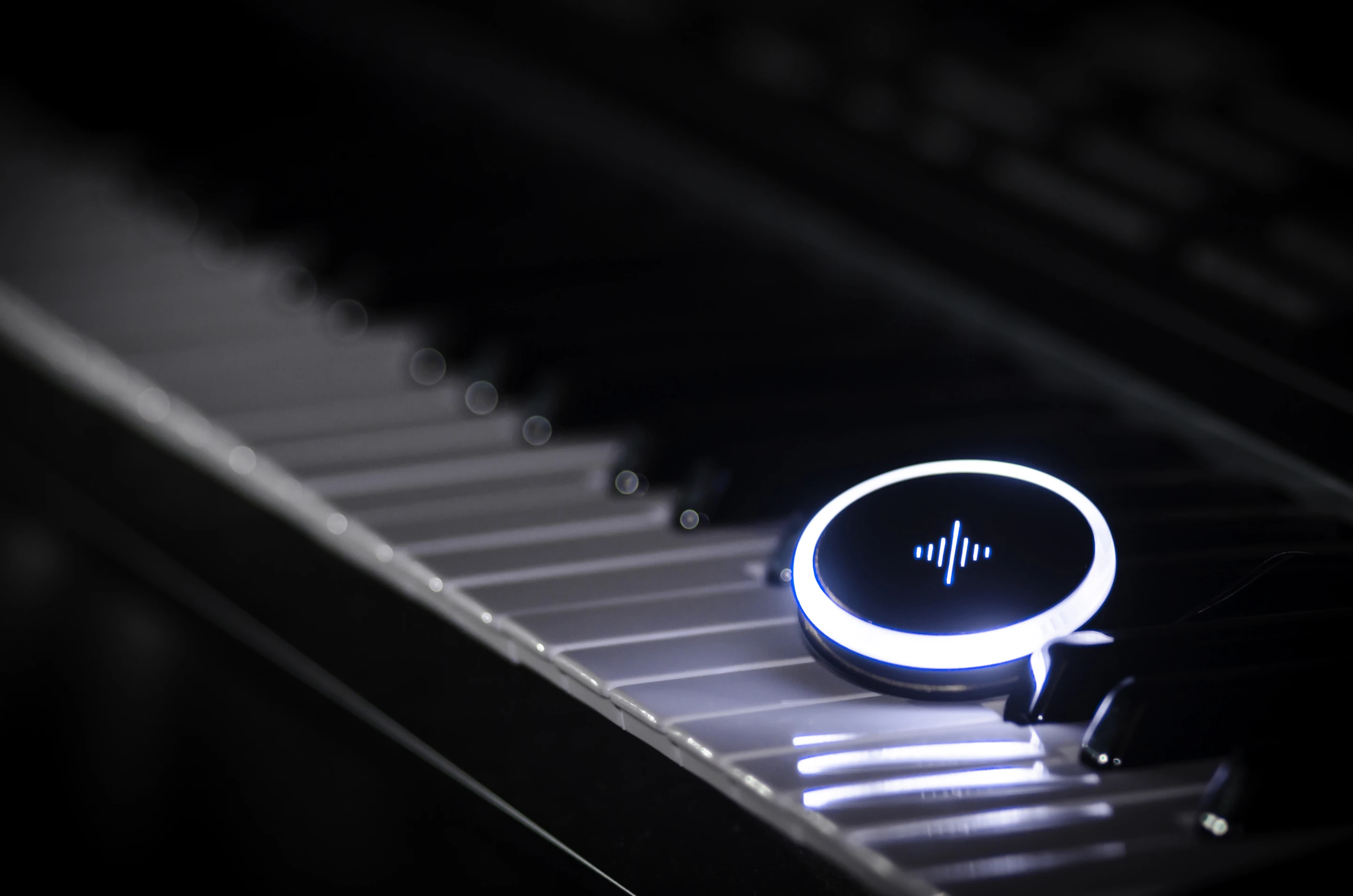 The Soundbrenner Pulse has a battery life of 4-5 hours and is rechargeable via USB