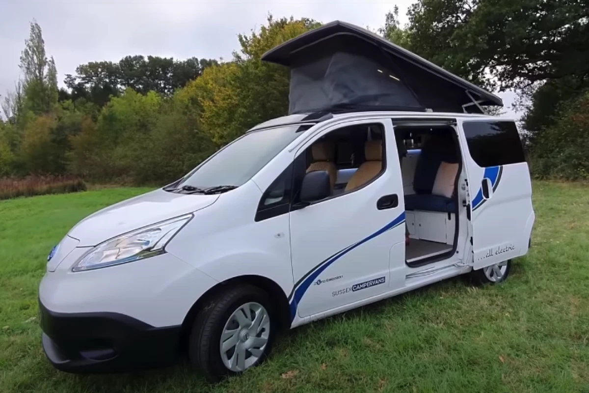 The e-NV200 Camper Car comes standard with a pop-up roof, upper bed sold as an option
