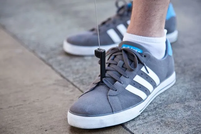The SteadePod's foot pad also hooks onto shoelaces (Photo: Photojojo)