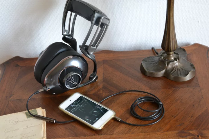 Blue's Mo-Fi headphones (Photo: Paul Ridden/Gizmag)