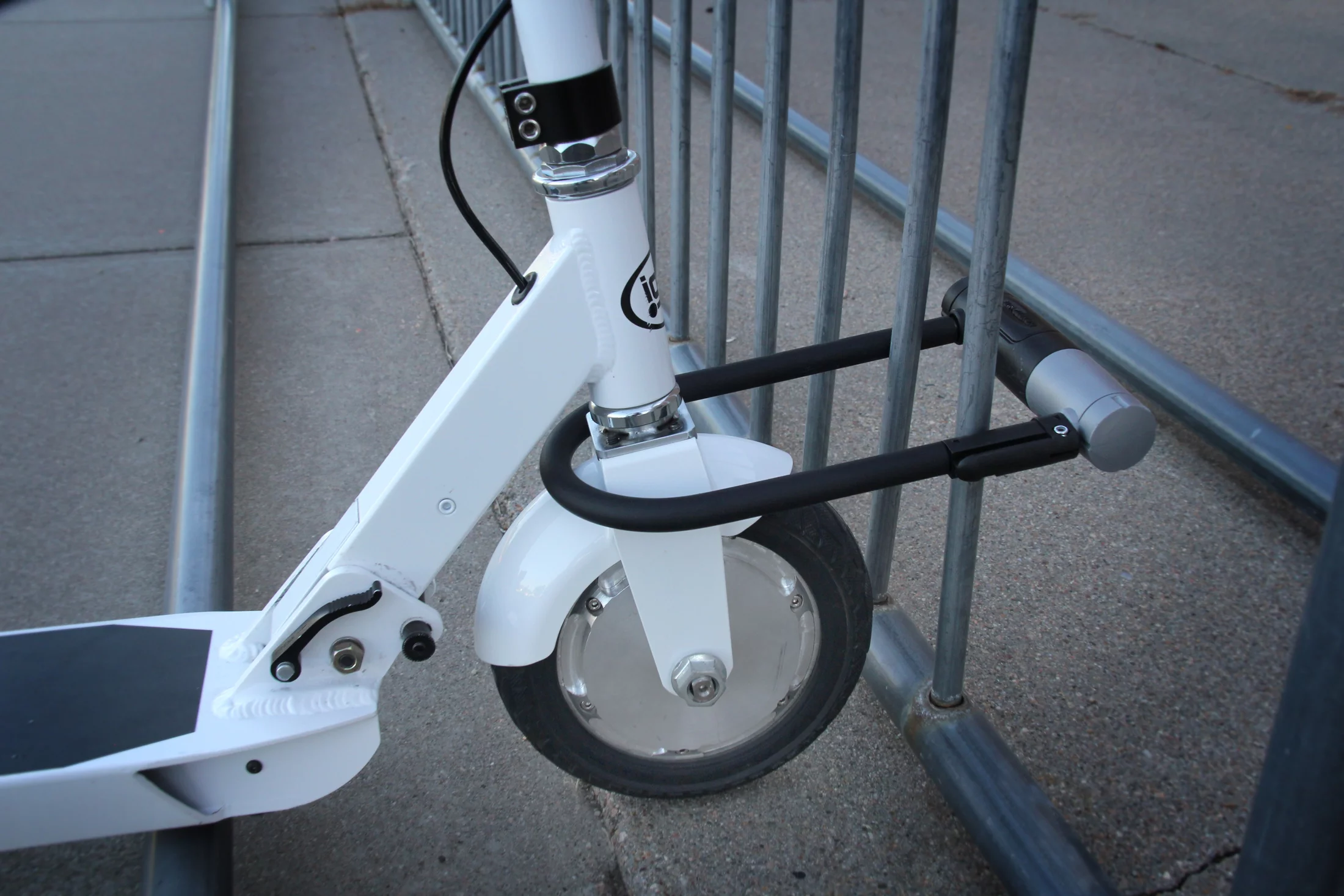 The creators are offering the Ion SmartScooter to those who pre-order on KickStarter for US$399