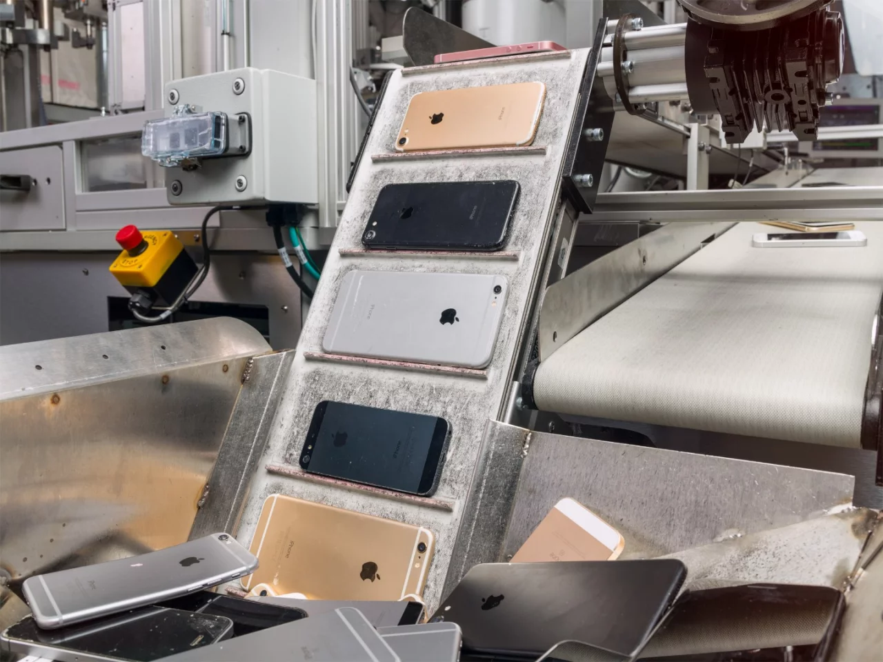 Daisy can disassemble nine versions of the iPhone