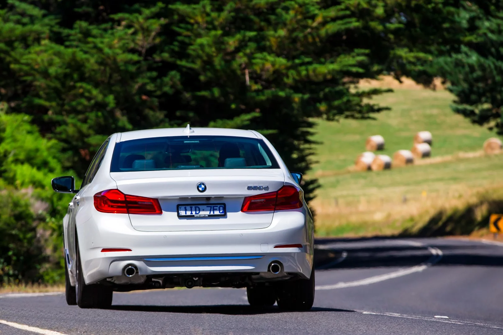 BMW 5 Series: The base model 520 d is powered by a 4-cylinder diesel producing 140 kW/400 Nm