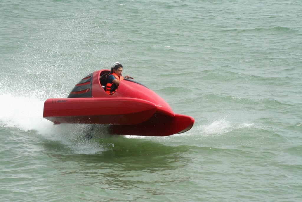 Wokart The 70 km/h gokart for the water