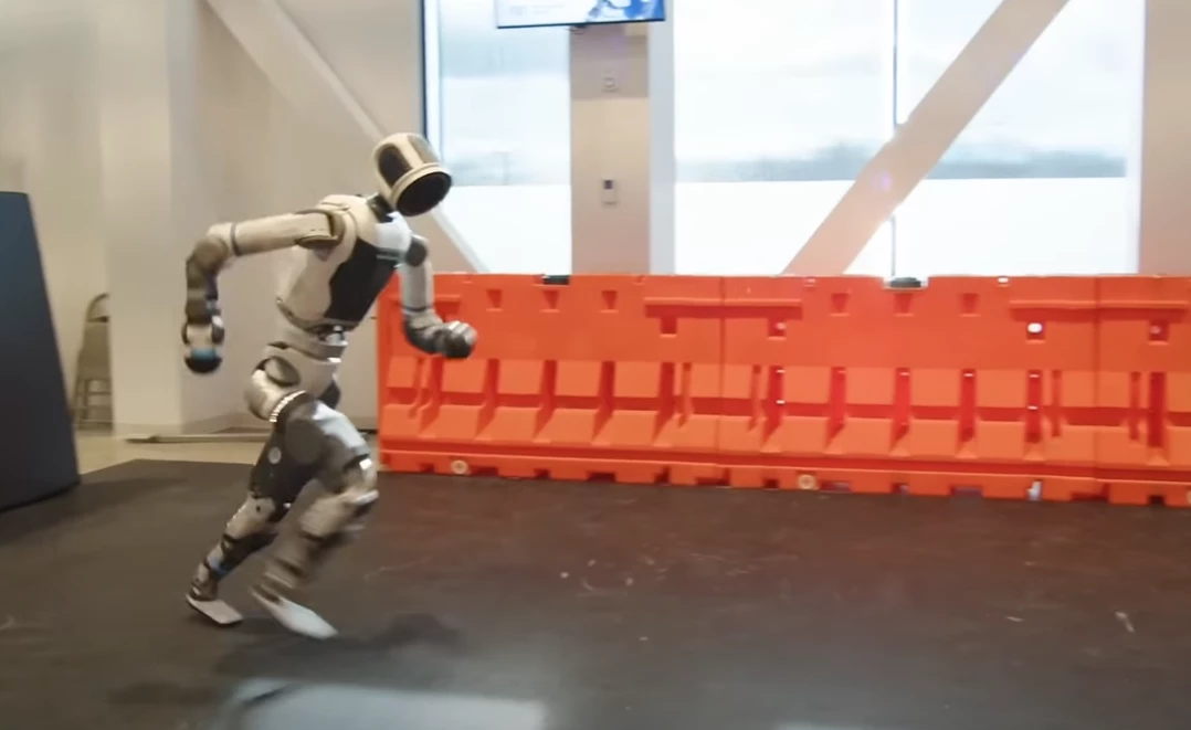 The running motion is by far the smoothest and most natural we've seen