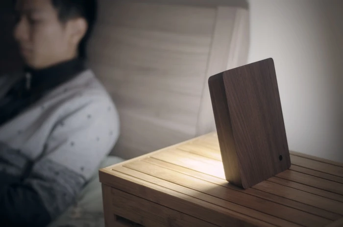 Brick Lamp can be focused several different ways depending on which side it's standing