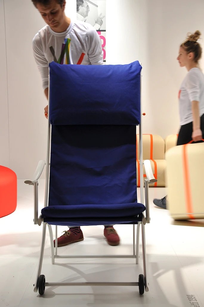 Created by Vico Magistretti, Ostenda is a new interpretation of a folding deck chair (Photo: Edoardo Campanale/Gizmag.com)