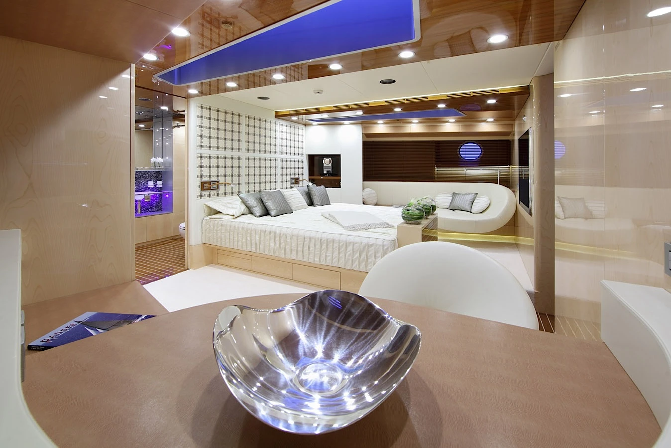 M/Y Shooting Star bedroom