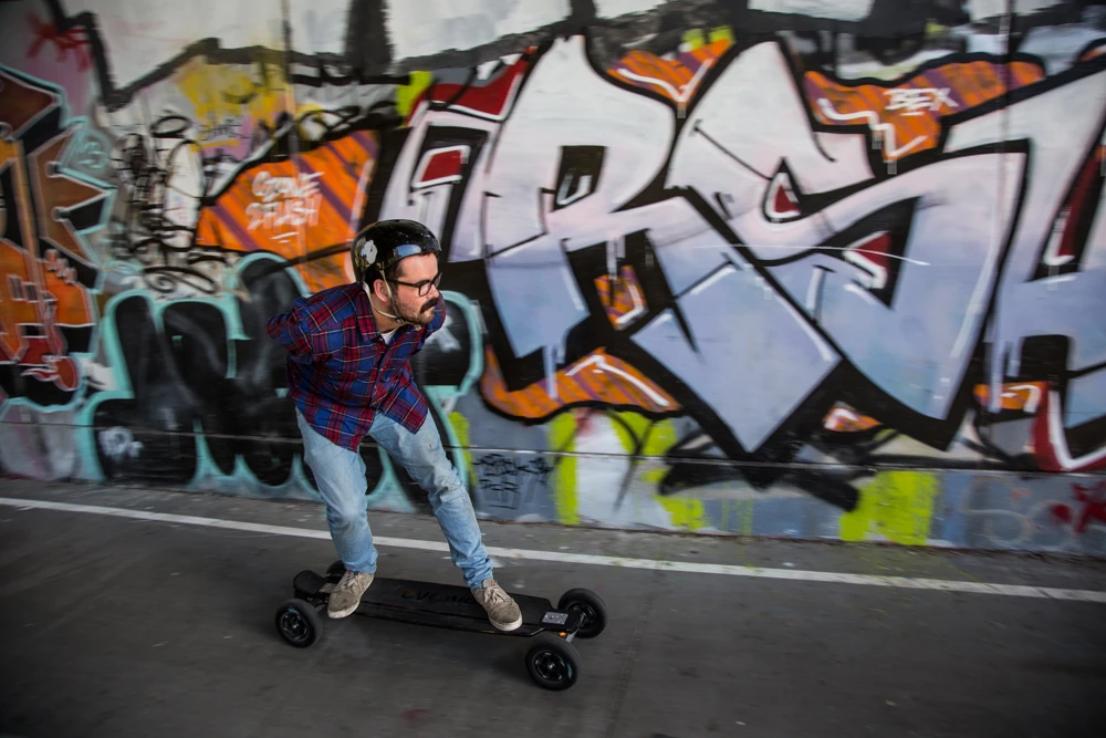 Throughout our testing, riding 5 km (3.1 mi) round trips to the office and even longer journeys across town we were never once caught out with a flat battery (Photo Noel McKeegan/Gizmag.com)