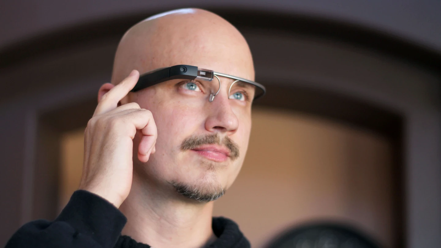 Glass features a touchpad on its right side
