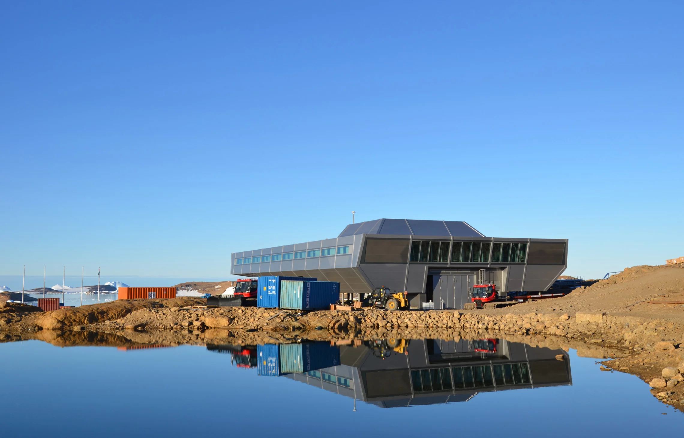 Bharathi is India's third permanent base in Antarctica (Photo: bof artchitekten)