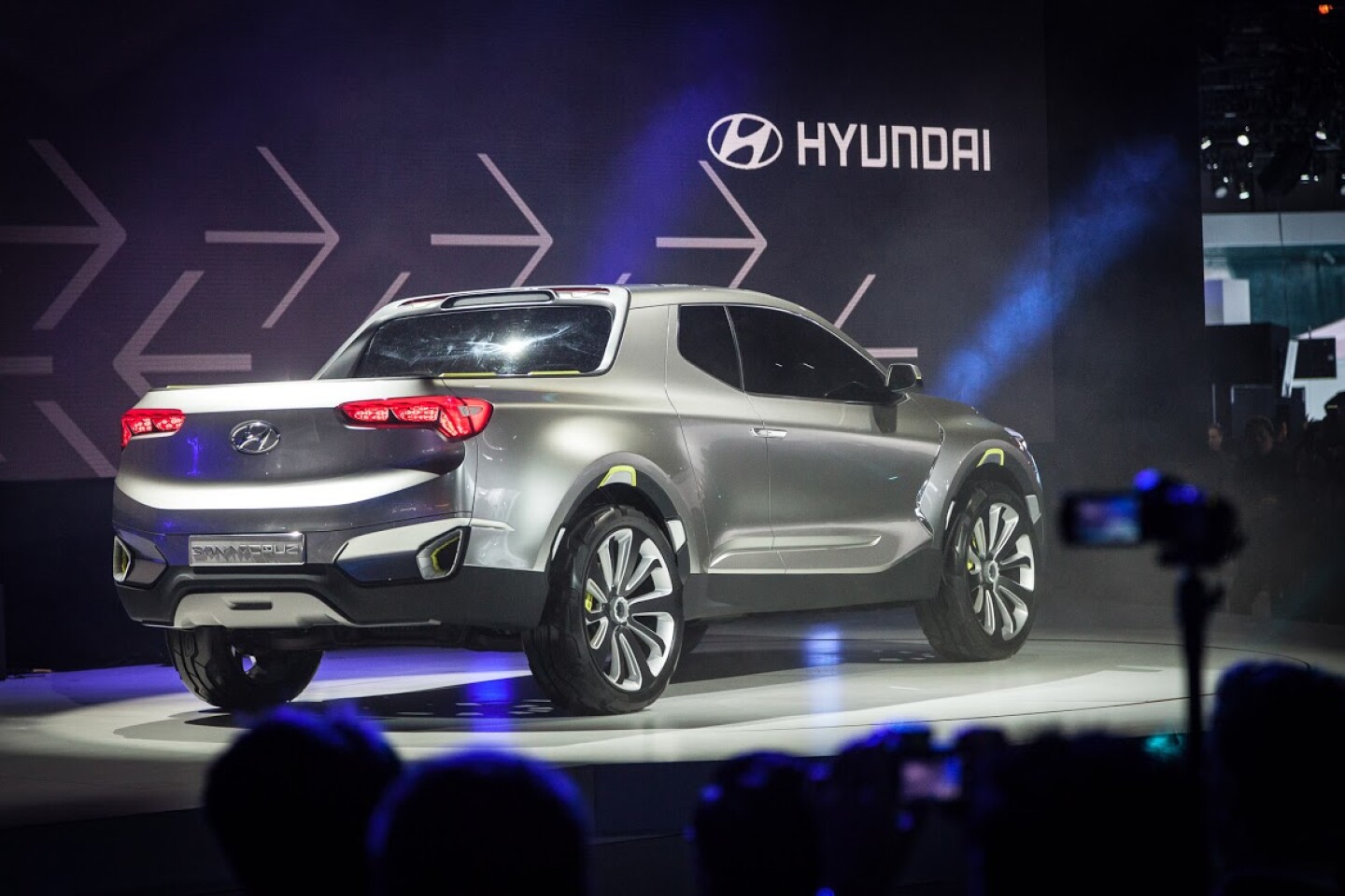 Hyundai's Santa Cruz Crossover Truck Concept boasts extendable bed