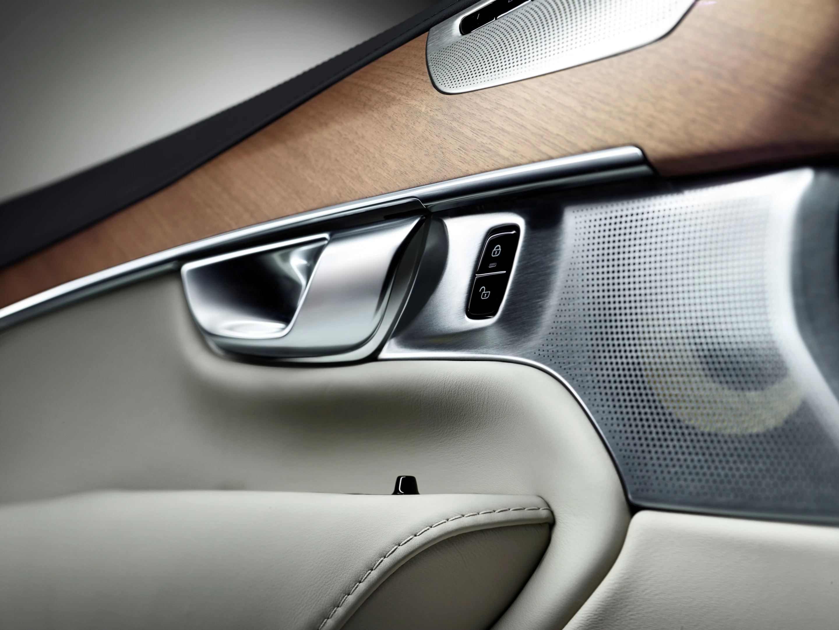 Bowers and Wilkins has designed a 1,400-watt system for the XC90