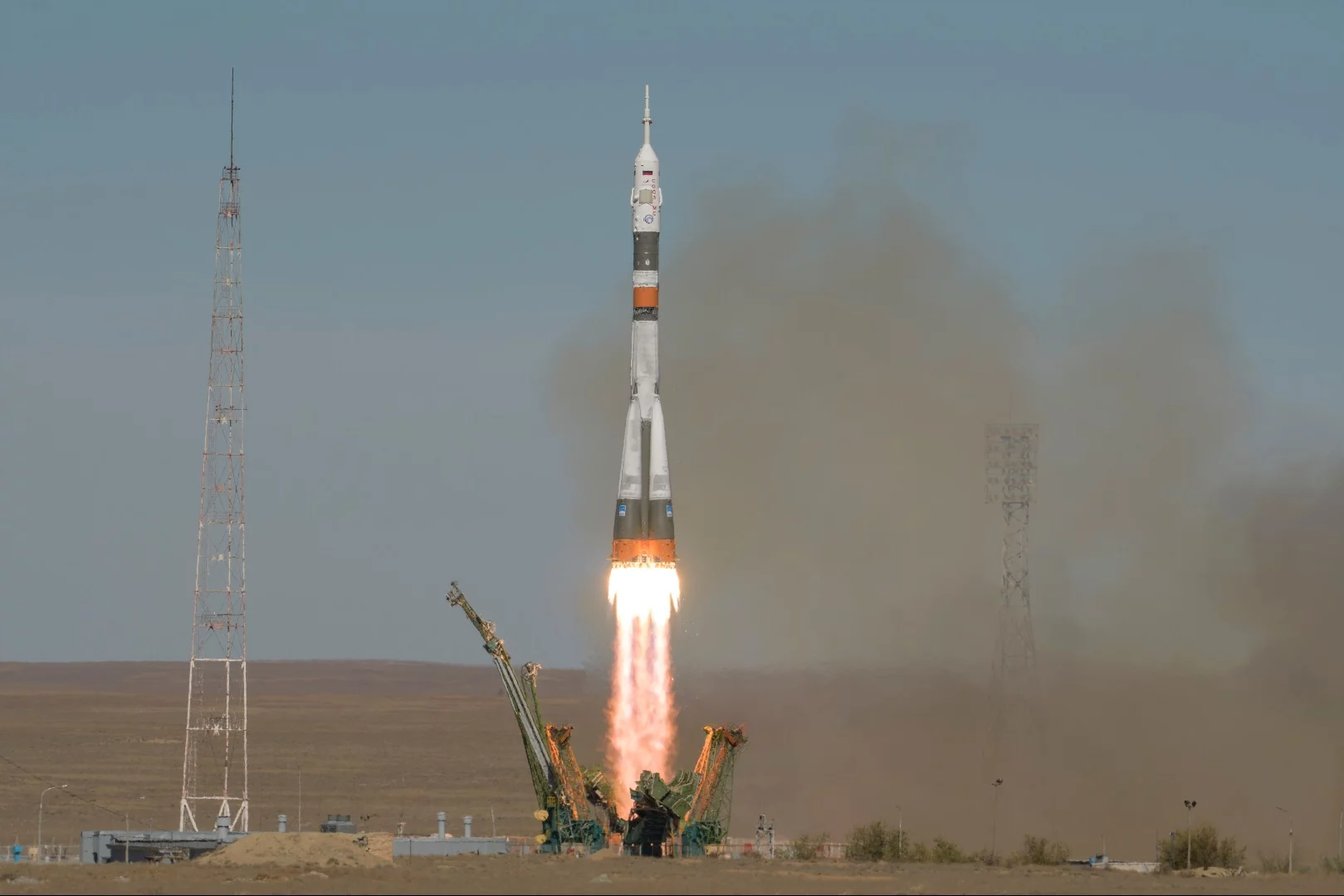 Soyuz MS-10 lifting off