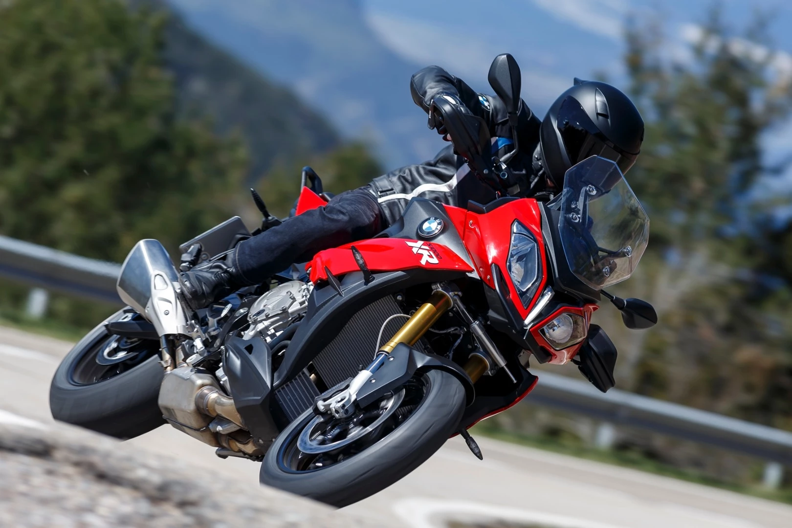 The new LTE connectivity will also be used by BMW Motorrad to offer motorcycles with a mobile phone module, which will used to provide ride information to bikers