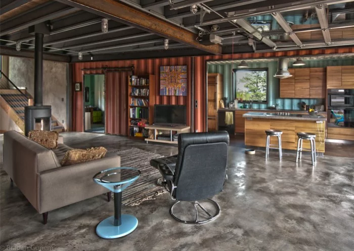 Though the architect hopes occupants will "question the need for excessive space," the interior appears spacious enough (cat-swingers take note)