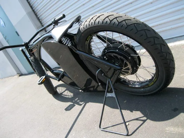 The M-1 features a mixture of motorcycle, bicycle, and custom-made components