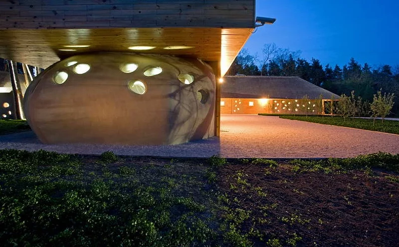 The Friend House Ukrainian ecohotel was sustainably built using only wood, clay, reeds and stone