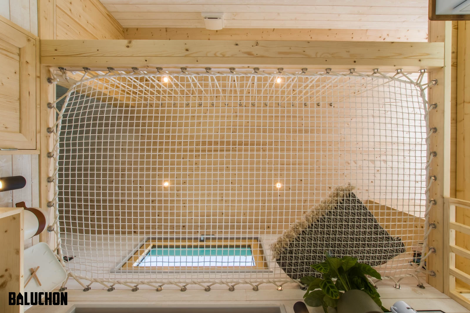 Tiny House Sïana's net is also used as an additional hangout space, says Baluchon