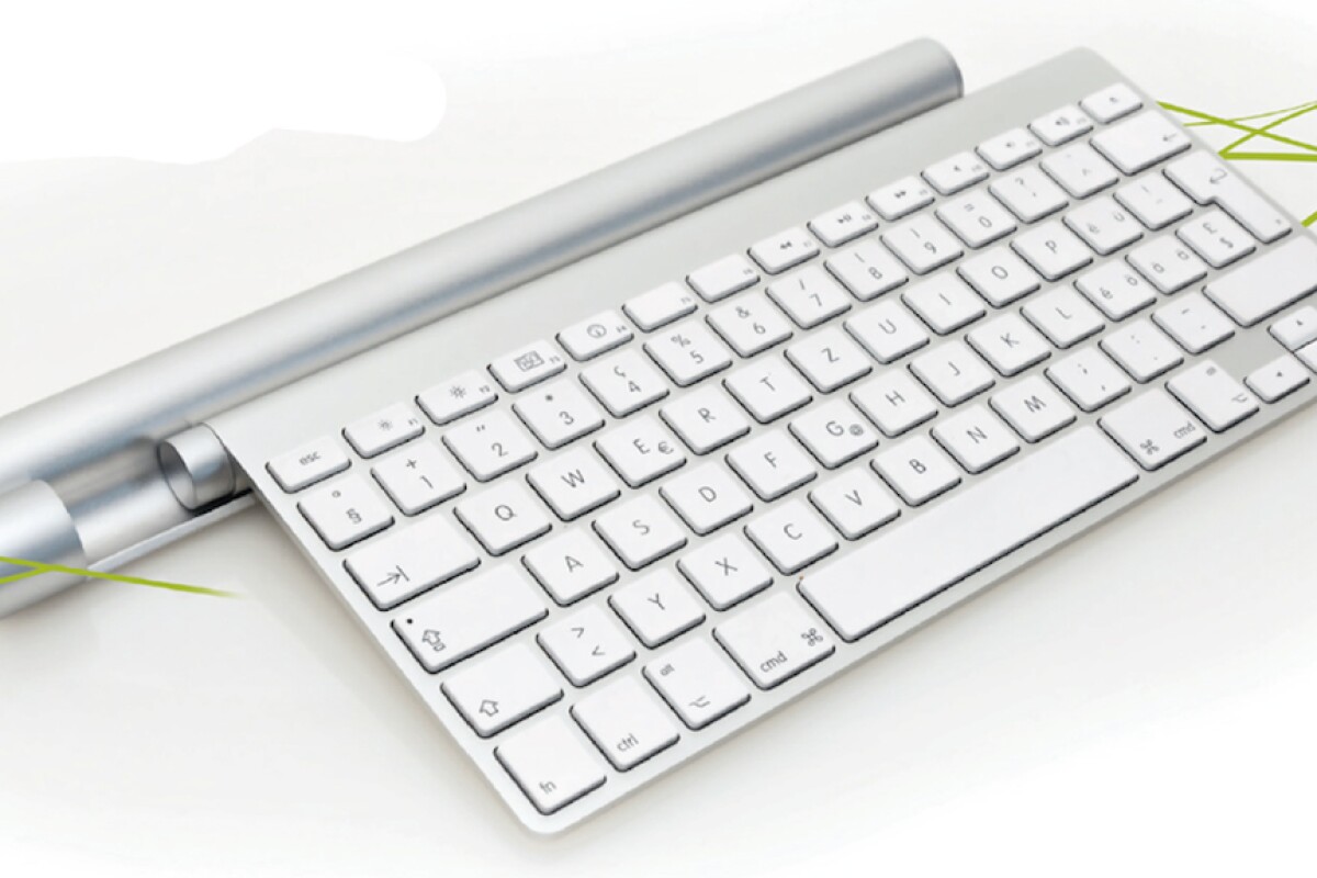 Mobee Magic Bar induction charger for Apple’s Bluetooth Keyboard and