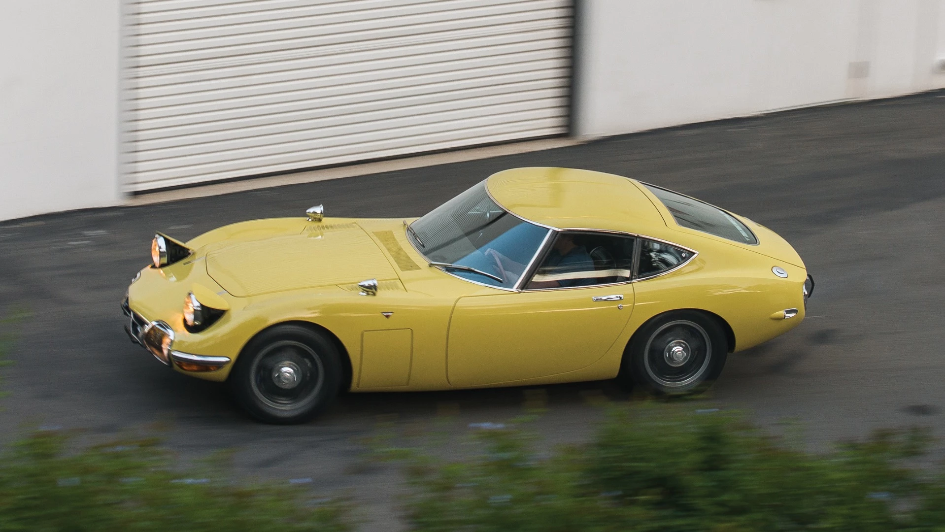 The Japanese E-Type enjoyed a brief period of credibility a few years ago, with several of the original 337 units fetching more than a million dollars at auction, then prices receded again, and the 2000GT is unlikely to exceed six figures again for some time. The record for a Toyota 2000GT is $1,155,000 fetched during the sale of the Don Davis Collection in 2013. That Toyota 2000GT was the most expensive Asian car, the most expensive Japanese car and the most expensive Toyota ever sold at auction. This Toyota 2000GT sold for $665,000 at RM-Sotheby's Scottsdale 2018 auction