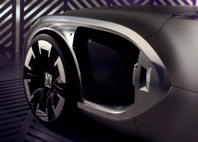 The Corbusier has retractable guard sections