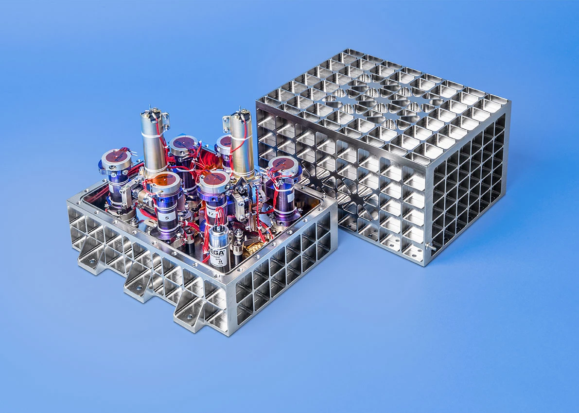 This 8.5 kg cube of about four litres in volume is the ‘Soret Coefficient in Crude Oil’ (SCCO) experiment (Image: ESA/QinetiQ Space)